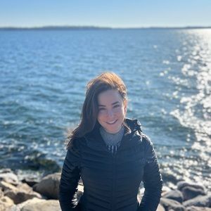 Meet your Posher, Dina